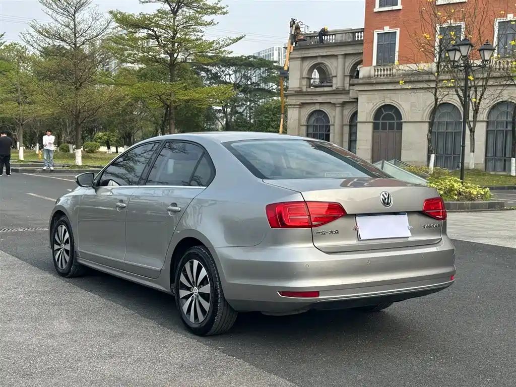 Volkswagen Volkswagen Sagitar 2018 1.6L Automatic Comfort Model 2018 - thumbnail 14