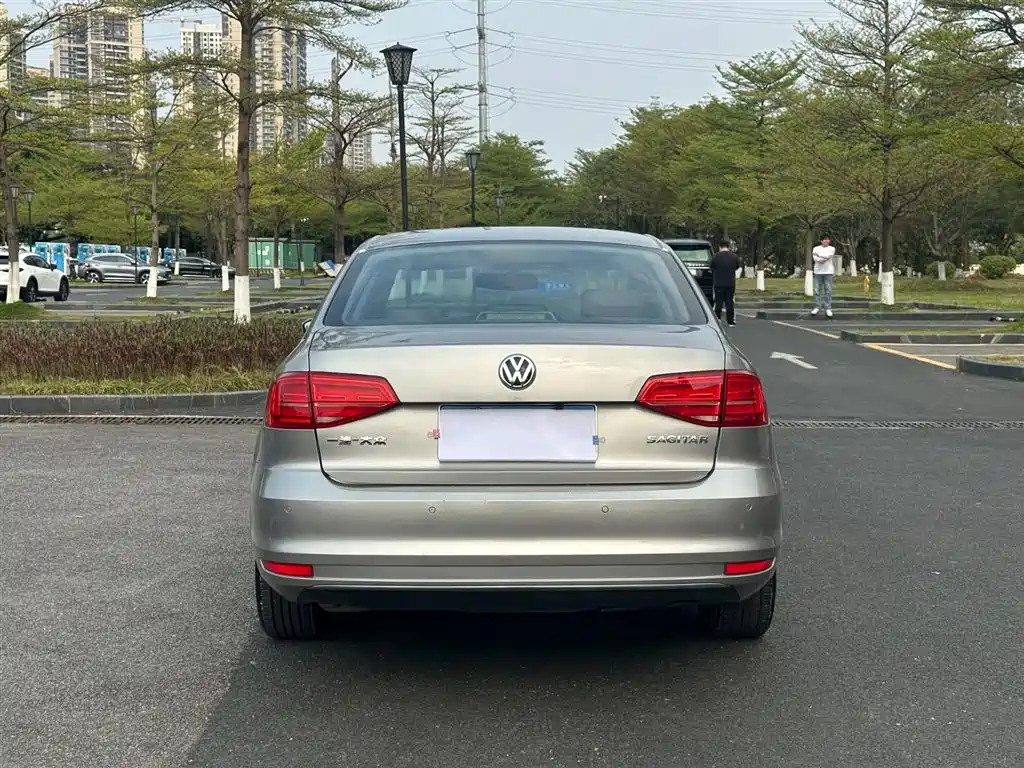 Volkswagen Volkswagen Sagitar 2018 1.6L Automatic Comfort Model 2018 - thumbnail 15