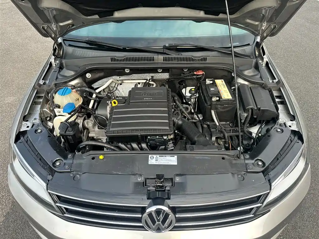 Volkswagen Volkswagen Sagitar 2018 1.6L Automatic Comfort Model 2018 - thumbnail 18