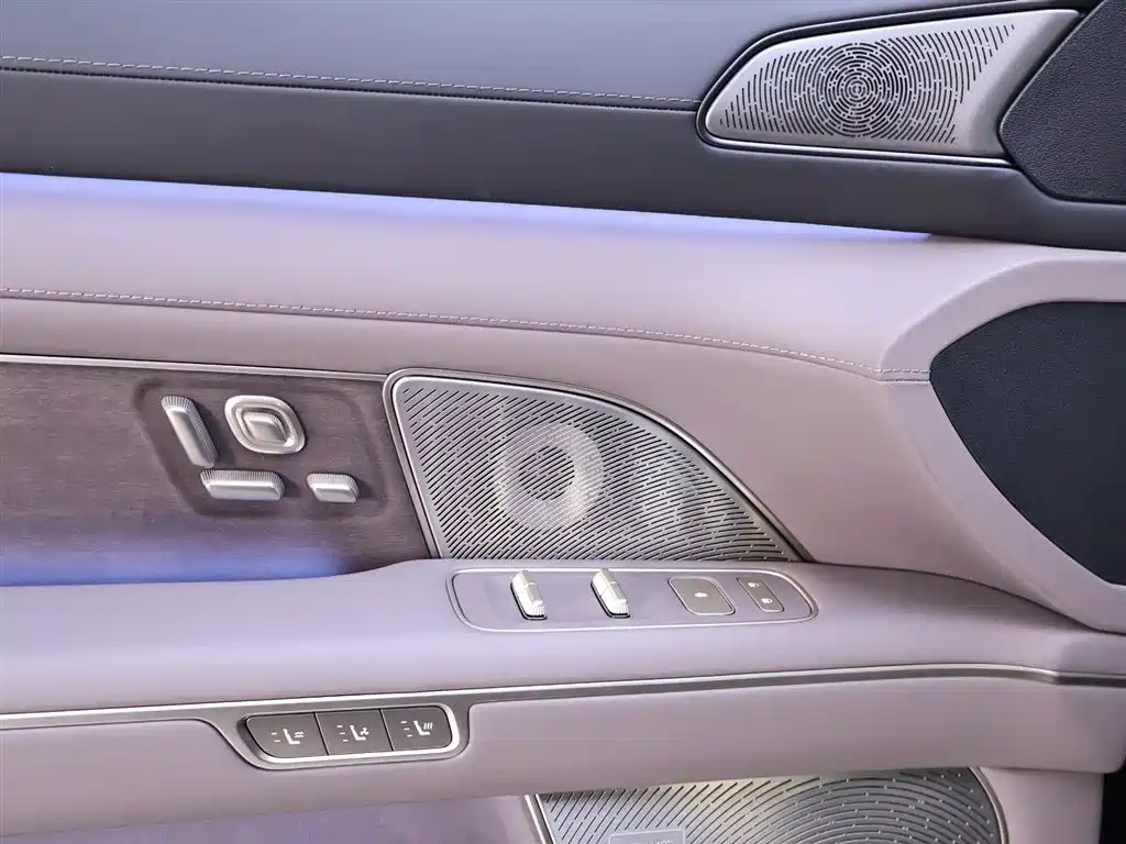 NIO NIO ES8 2026 Six-Seat Executive Luxury Edition 2026 - thumbnail 11