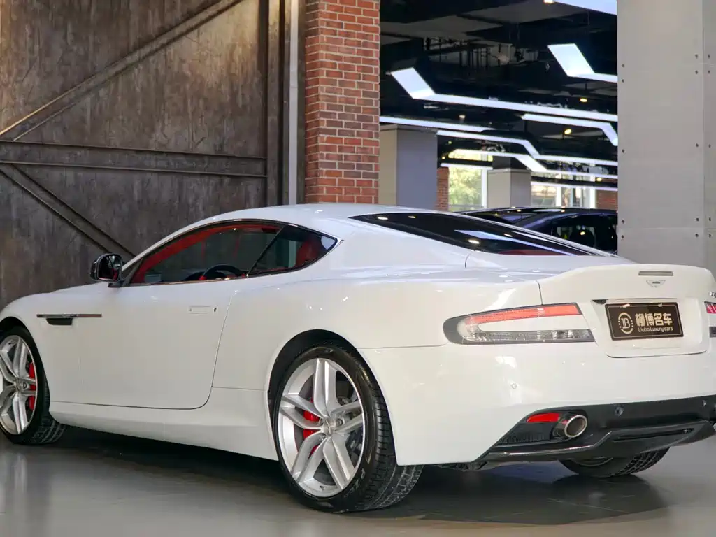 Aston Martin Aston Martin DB9 2013 6.0L Coupe 2015 - thumbnail 6