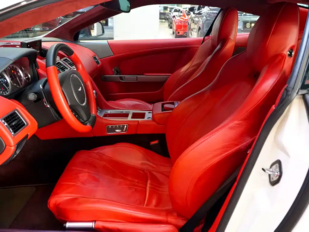 Aston Martin Aston Martin DB9 2013 6.0L Coupe 2015 - thumbnail 9
