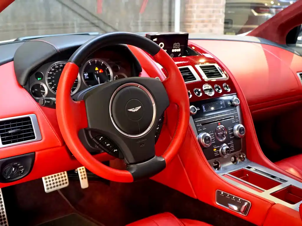 Aston Martin Aston Martin DB9 2013 6.0L Coupe 2015 - thumbnail 13