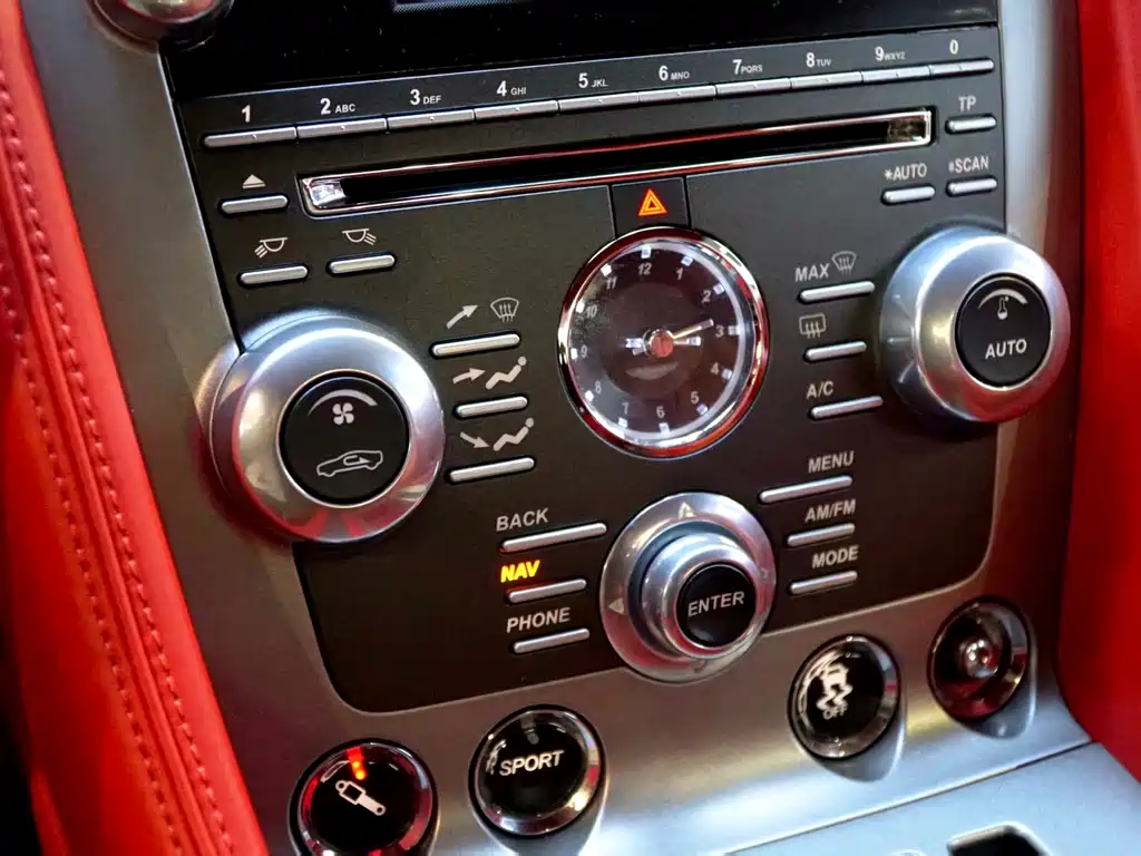 Aston Martin Aston Martin DB9 2013 6.0L Coupe 2015 - thumbnail 15