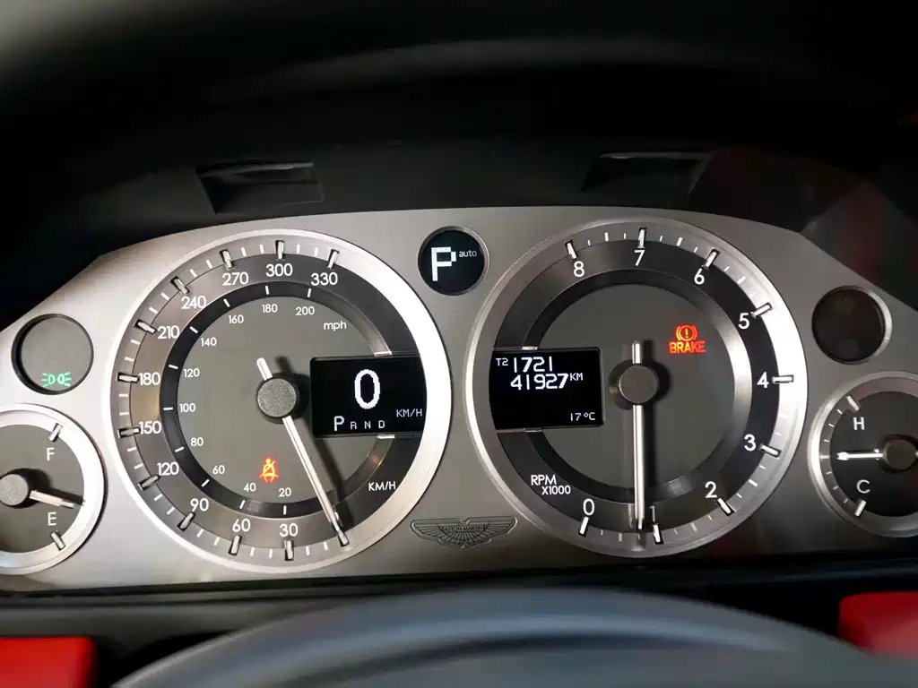Aston Martin Aston Martin DB9 2013 6.0L Coupe 2015 - thumbnail 18