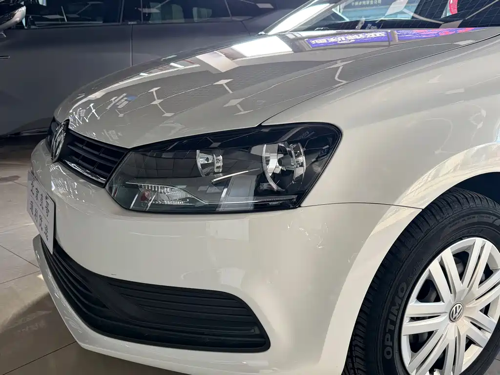 Volkswagen Volkswagen Polo 2016 1.4L Automatic Style Edition 2016 - thumbnail 2
