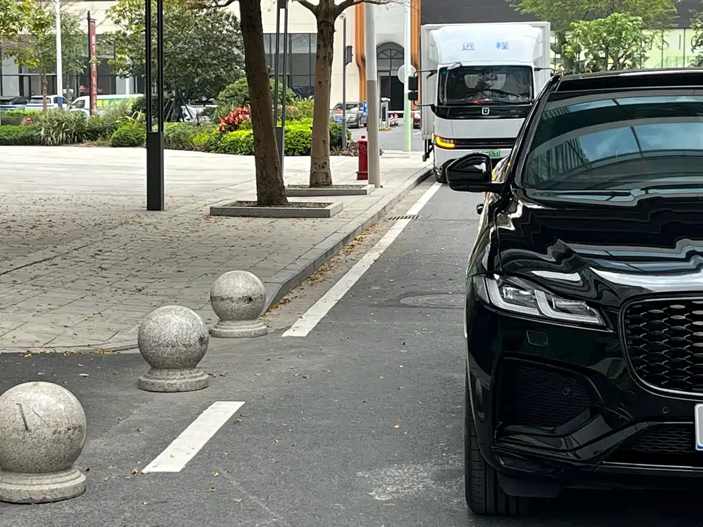 Jaguar Jaguar F-PACE 2022 P250 R-Dynamic BLACK 2022 - thumbnail 7
