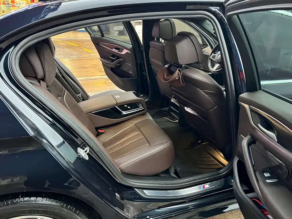 BMW BMW 5 Series New Energy 2021 Model Facelift 535Le Pioneer Edition M Sport Package 2020 - thumbnail 19