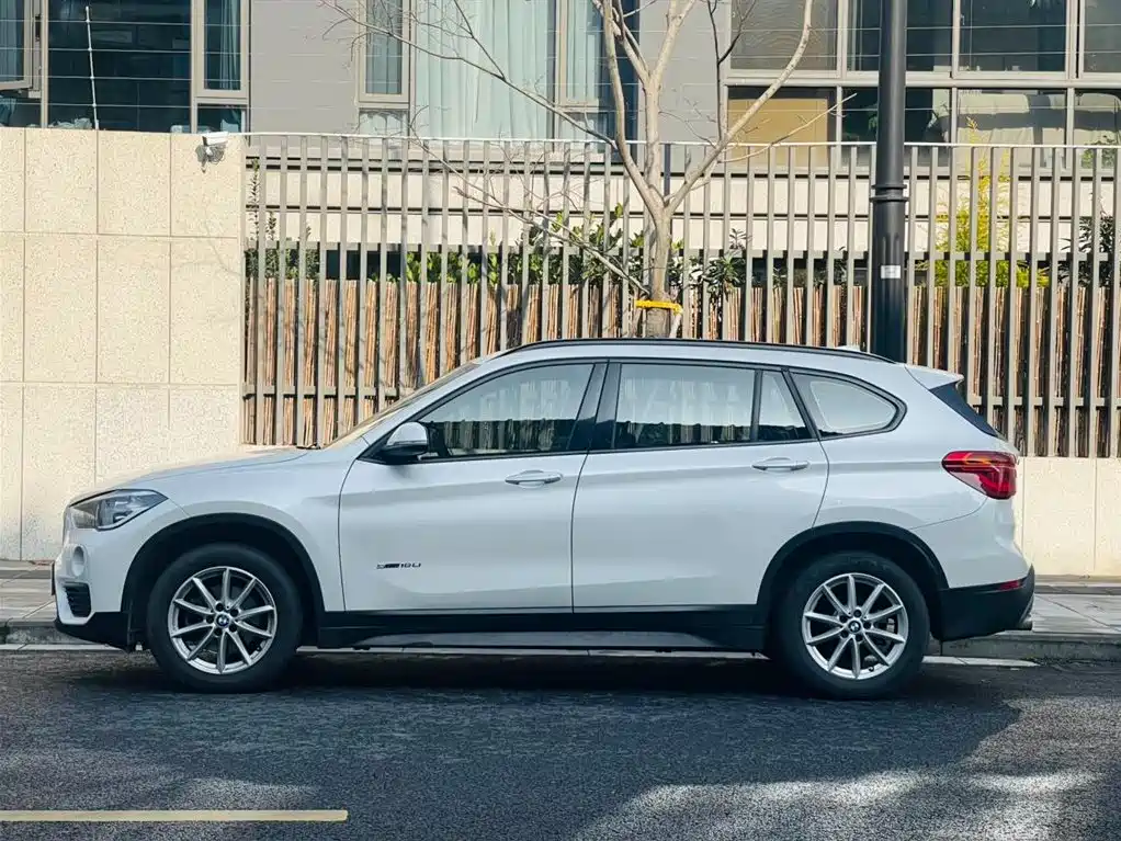 BMW BMW X1 2016 sDrive18Li Fashion Edition 2017 - thumbnail 2