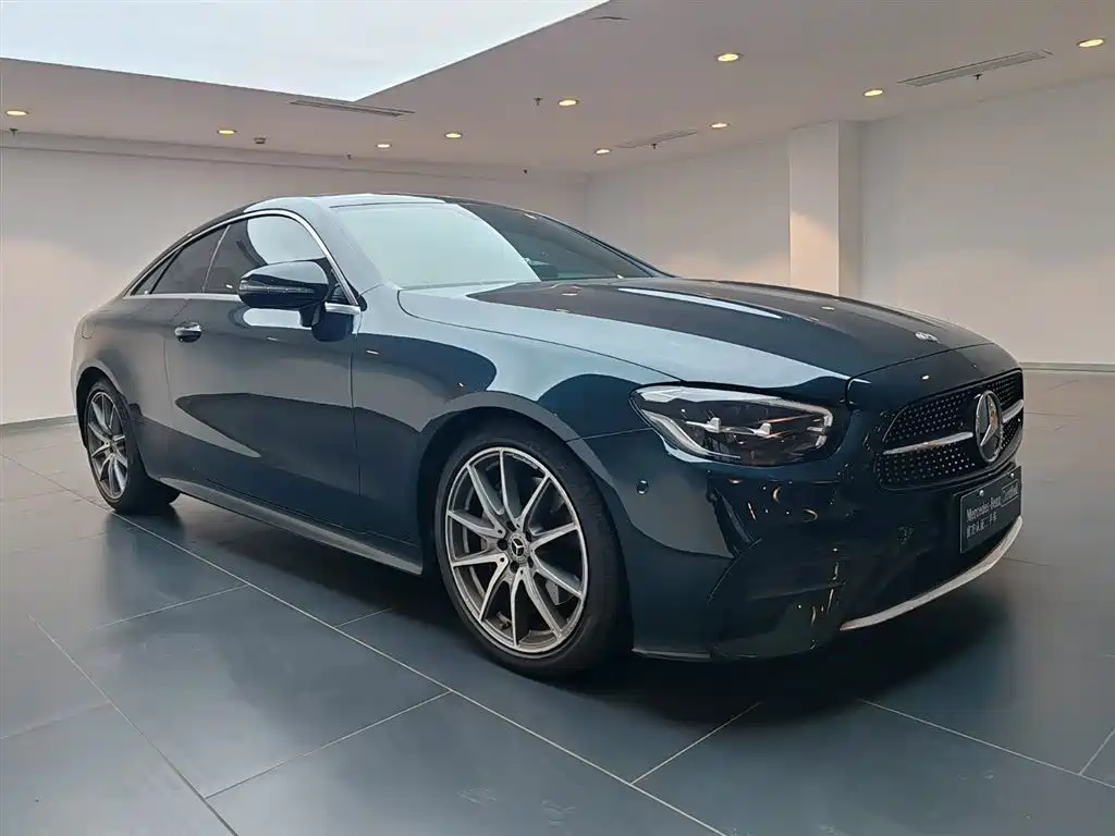 Mercedes-Benz Mercedes-Benz E-Class Coupe E 260 2021 Model 2021 - thumbnail 2