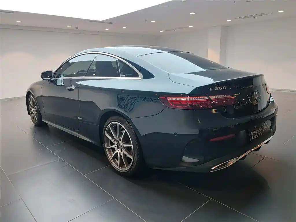 Mercedes-Benz Mercedes-Benz E-Class Coupe E 260 2021 Model 2021 - thumbnail 6