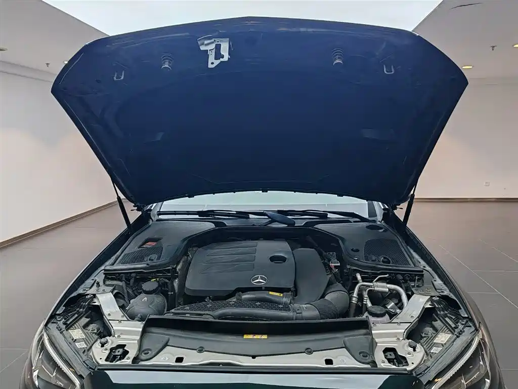 Mercedes-Benz Mercedes-Benz E-Class Coupe E 260 2021 Model 2021 - thumbnail 9