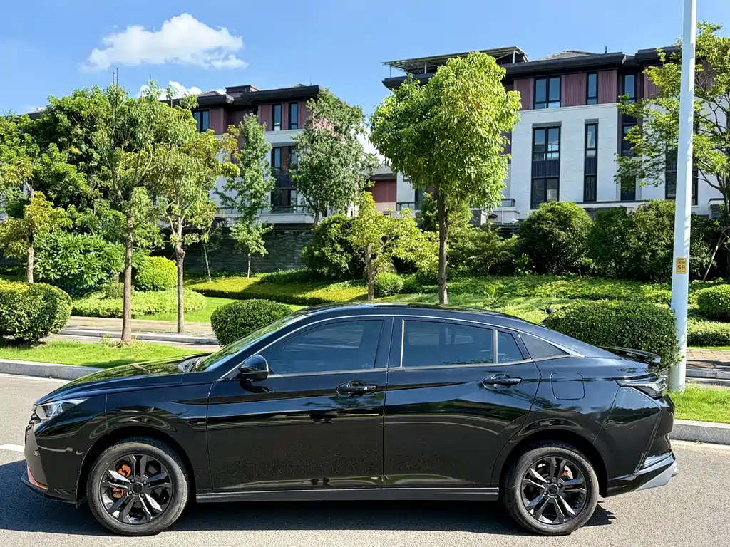 Dongfeng Fengshen Yi Xuan 2023 Mahle Edition 1.5L Automatic Chasing Wind Version 2023 - thumbnail 4