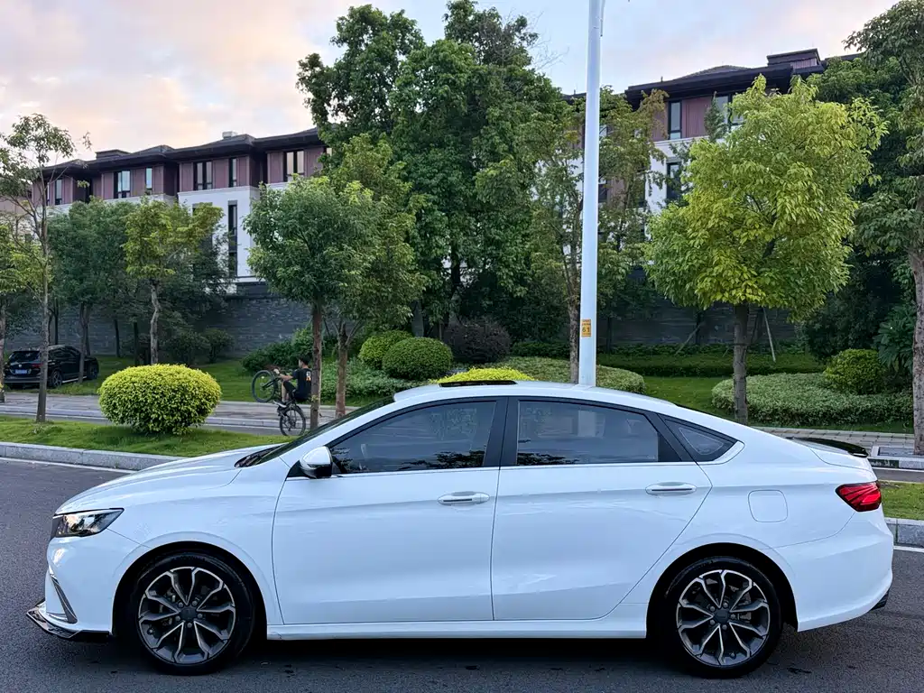 Geely Auto Emgrand 2021 1.4T CVT Asian Games Edition 2021 - thumbnail 4