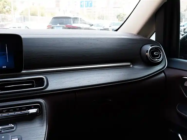 Mercedes-Benz Mercedes-Benz V-Class 2024 V 300 L Long Wheelbase Luxury Edition 2024 - thumbnail 9