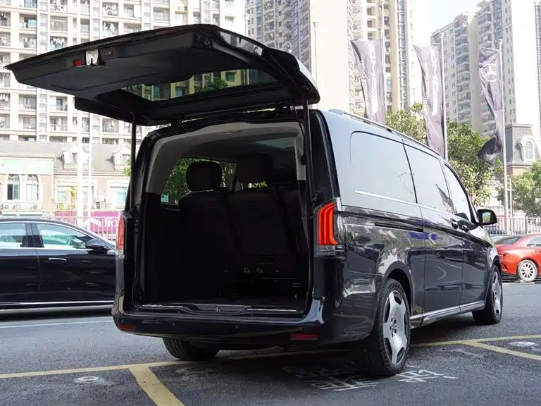 Mercedes-Benz Mercedes-Benz V-Class 2024 V 300 L Long Wheelbase Luxury Edition 2024 - thumbnail 24