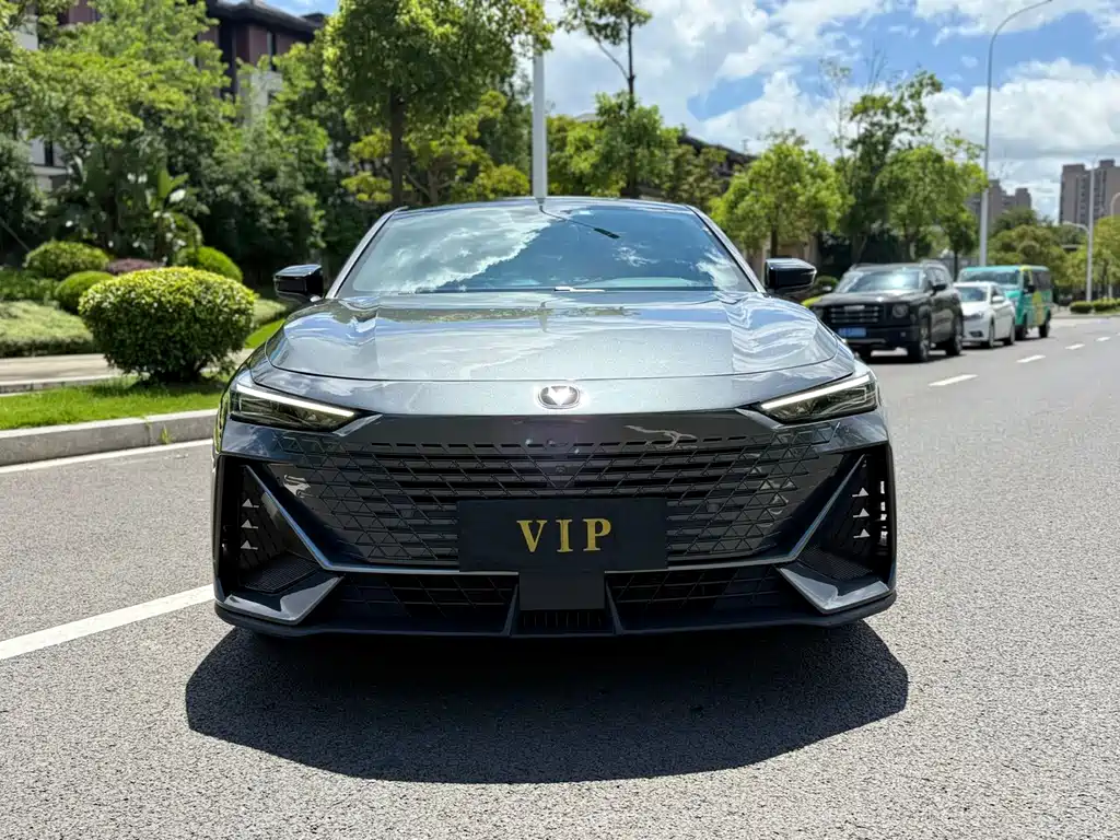 Changan Changan UNI-V 2022 1.5T Excellence Edition 2022 - thumbnail 2
