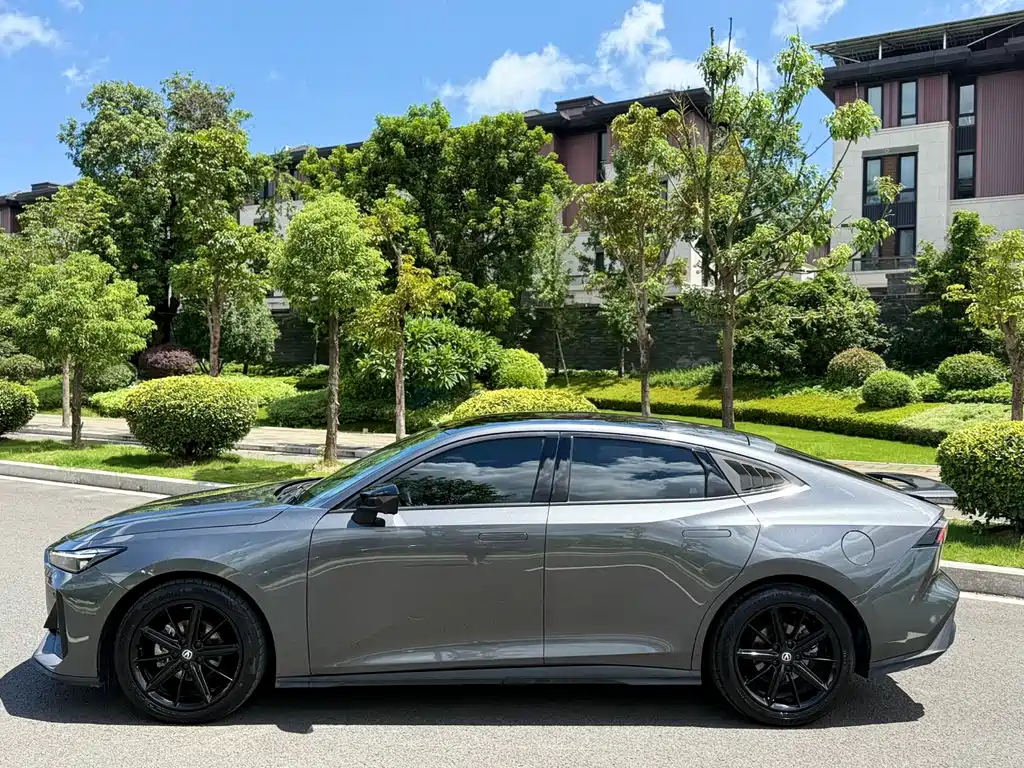 Changan Changan UNI-V 2022 1.5T Excellence Edition 2022 - thumbnail 4