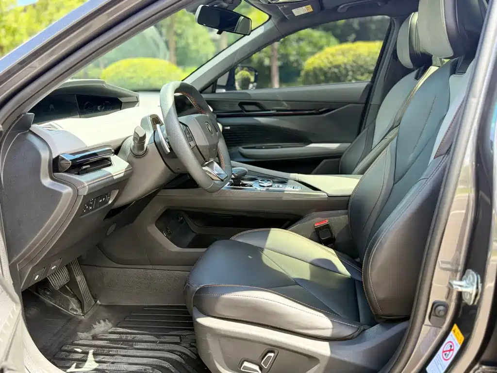 Changan Changan UNI-V 2022 1.5T Excellence Edition 2022 - thumbnail 8