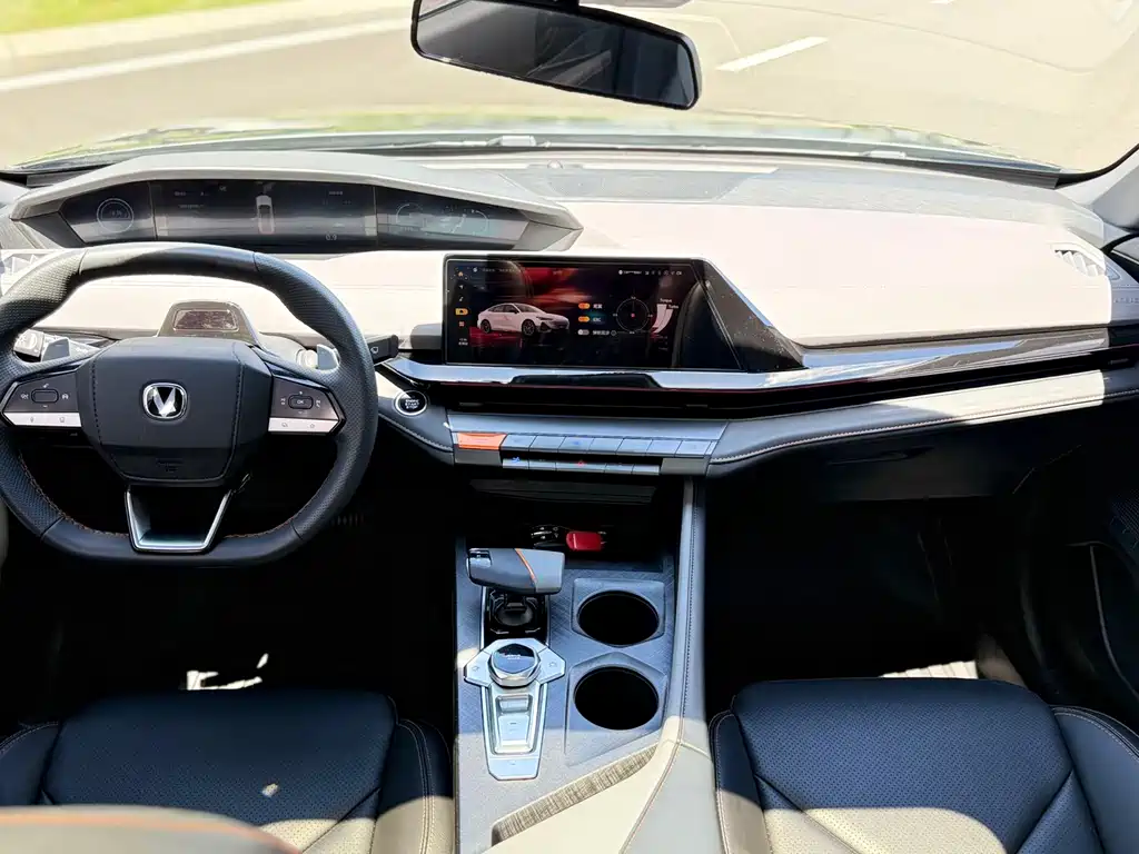 Changan Changan UNI-V 2022 1.5T Excellence Edition 2022 - thumbnail 10