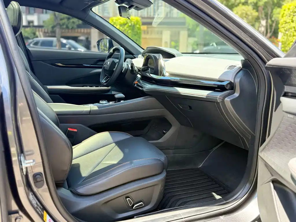 Changan Changan UNI-V 2022 1.5T Excellence Edition 2022 - thumbnail 13
