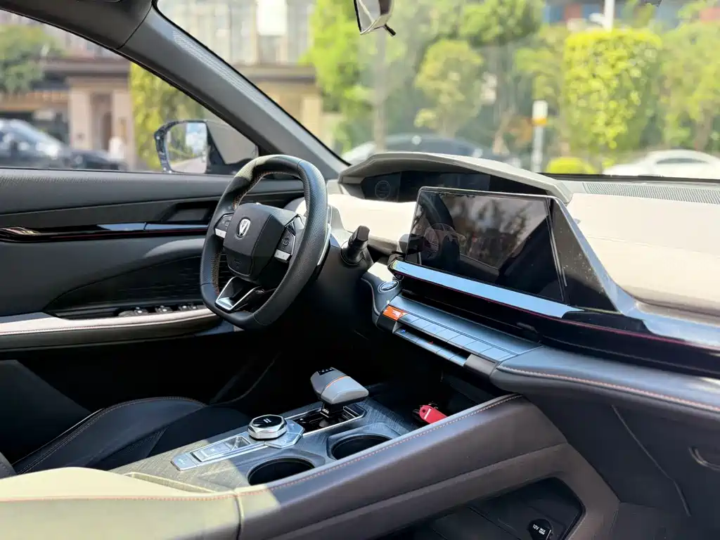 Changan Changan UNI-V 2022 1.5T Excellence Edition 2022 - thumbnail 14