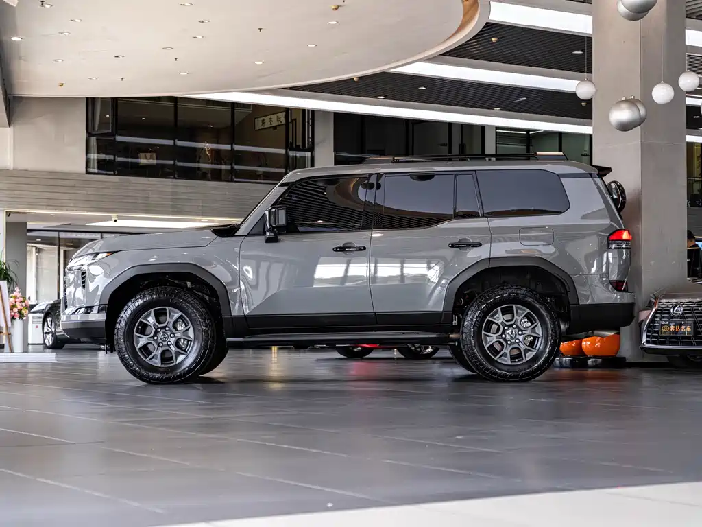 Lexus Lexus GX 2024 OVERTRAIL Summit Edition 2024 - thumbnail 4