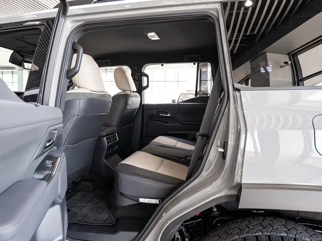 Lexus Lexus GX 2024 OVERTRAIL Summit Edition 2024 - thumbnail 10