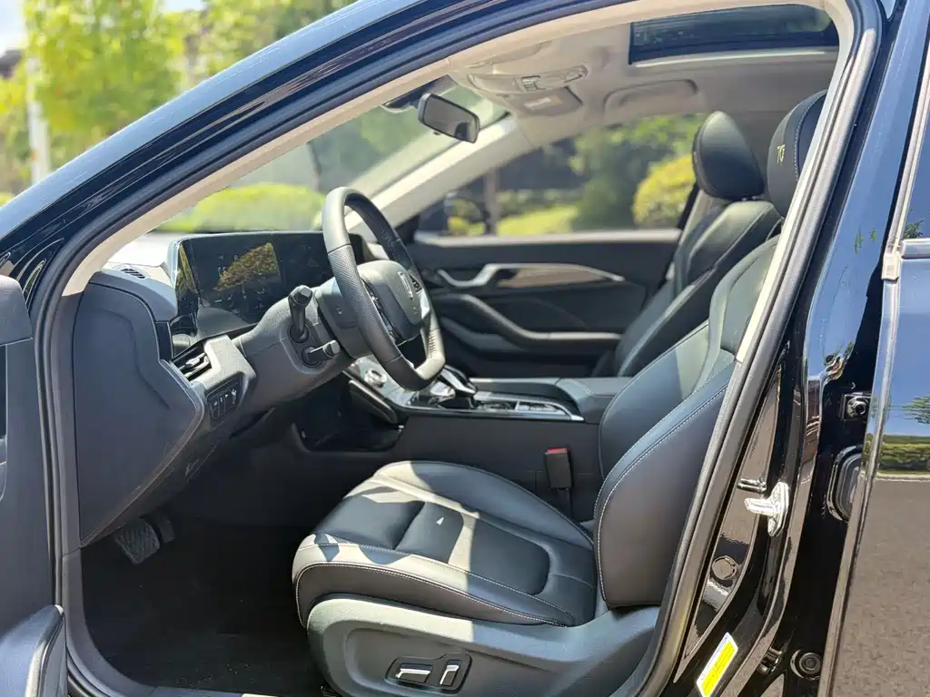 Bestune Bestune B70 2023 3rd Generation 1.5T Automatic Enjoyment Type 70th Anniversary Edition 2024 - thumbnail 8