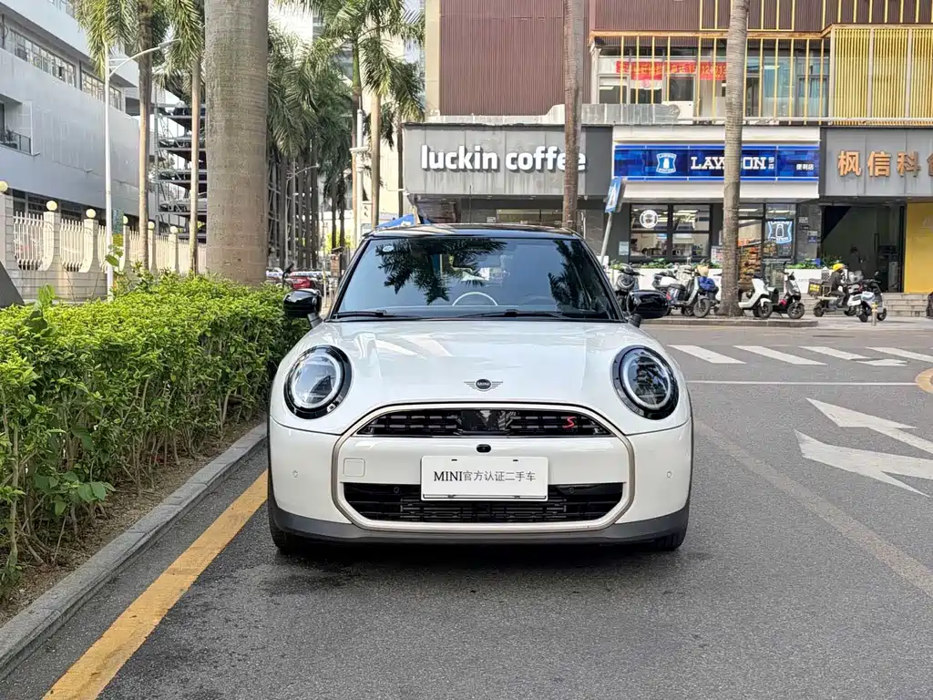 MINI MINI 2025 2.0T COOPER S Artist 2026 - thumbnail 2
