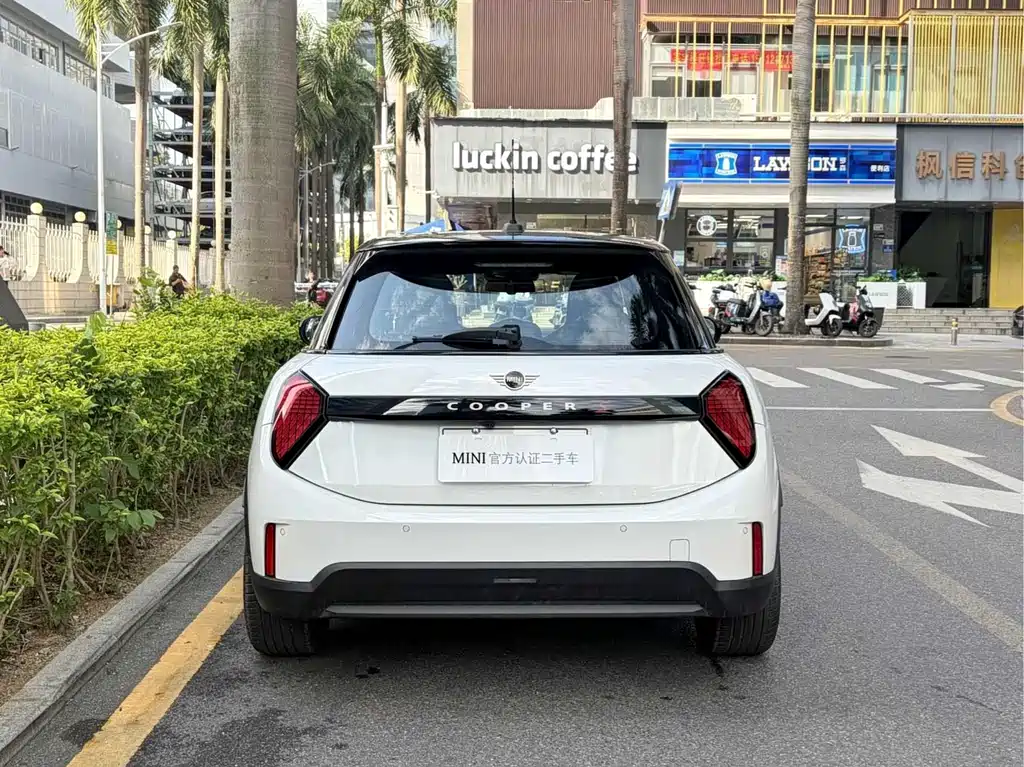 MINI MINI 2025 2.0T COOPER S Artist 2026 - thumbnail 4