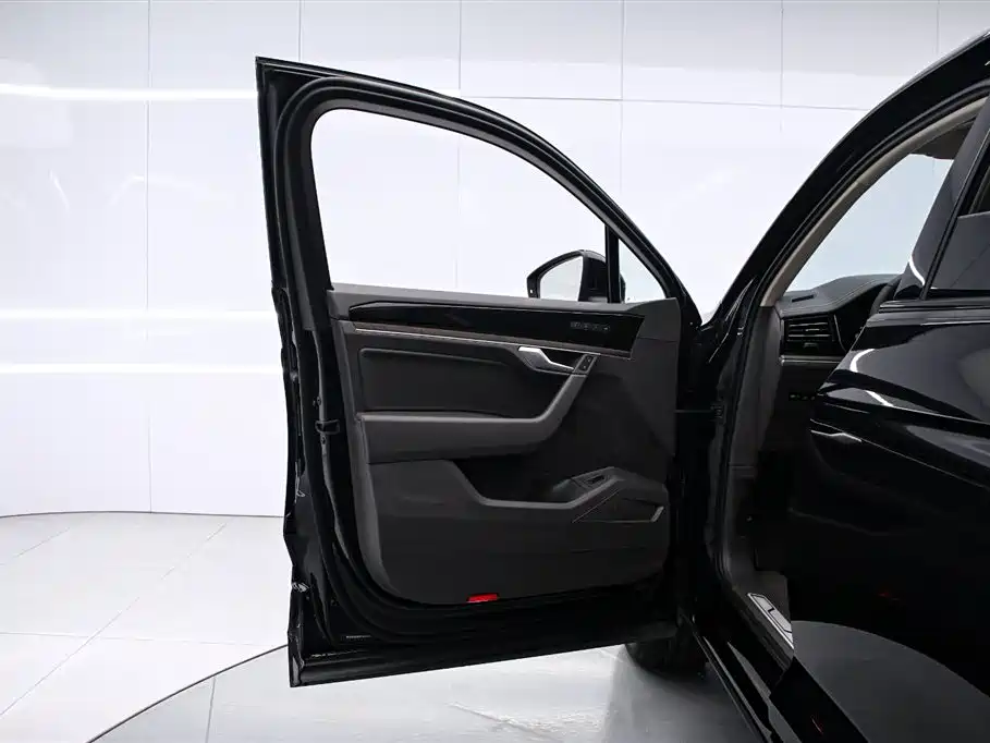 Volkswagen Volkswagen Touareg 2022 3.0TSI R-Line Black Sport Package 2022 - thumbnail 11