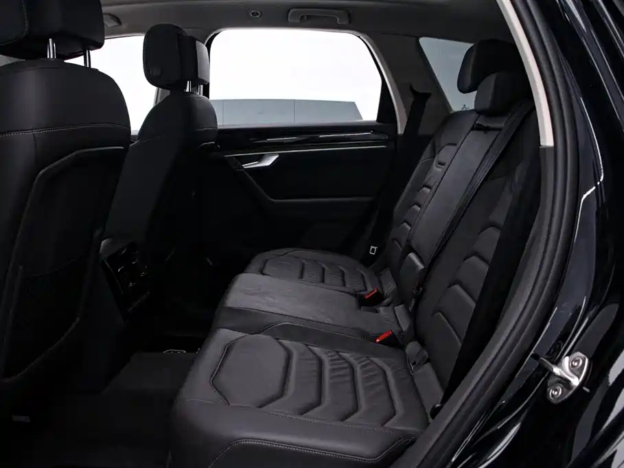 Volkswagen Volkswagen Touareg 2022 3.0TSI R-Line Black Sport Package 2022 - thumbnail 14