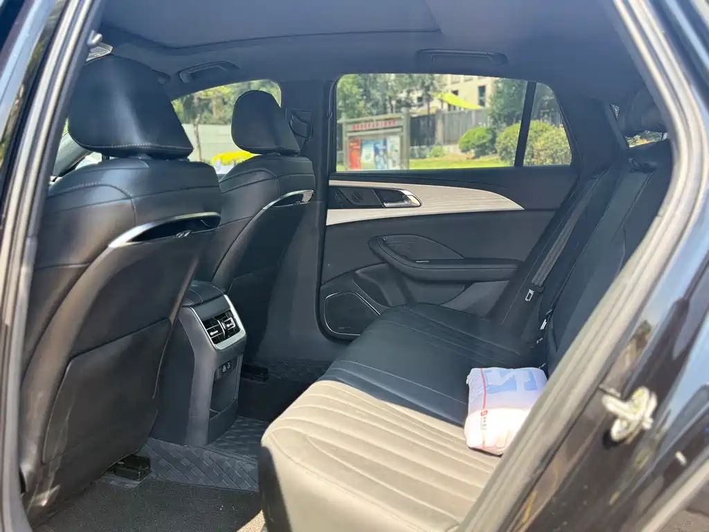 Hongqi Hongqi H5 2025 1.5T DCT Xuan Ying Edition 2024 - thumbnail 7
