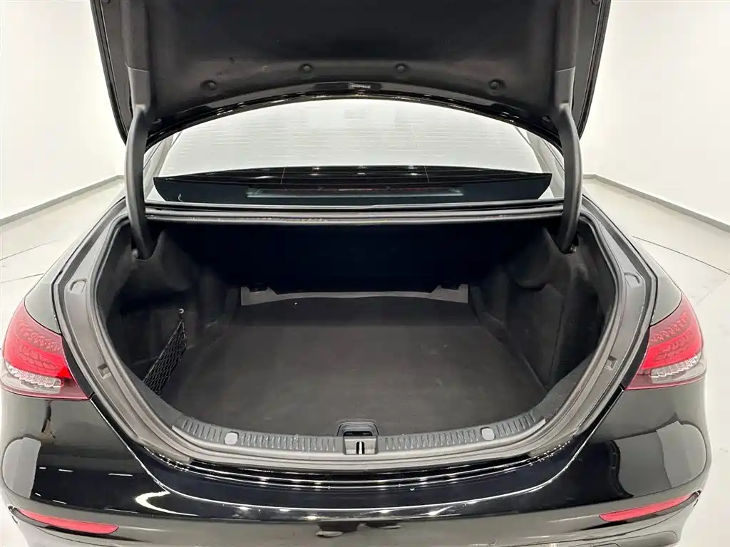 Mercedes-Benz Mercedes-Benz E-Class 2023 Model Year Facelift E 300 L Sport Luxury Edition 2023 - thumbnail 26