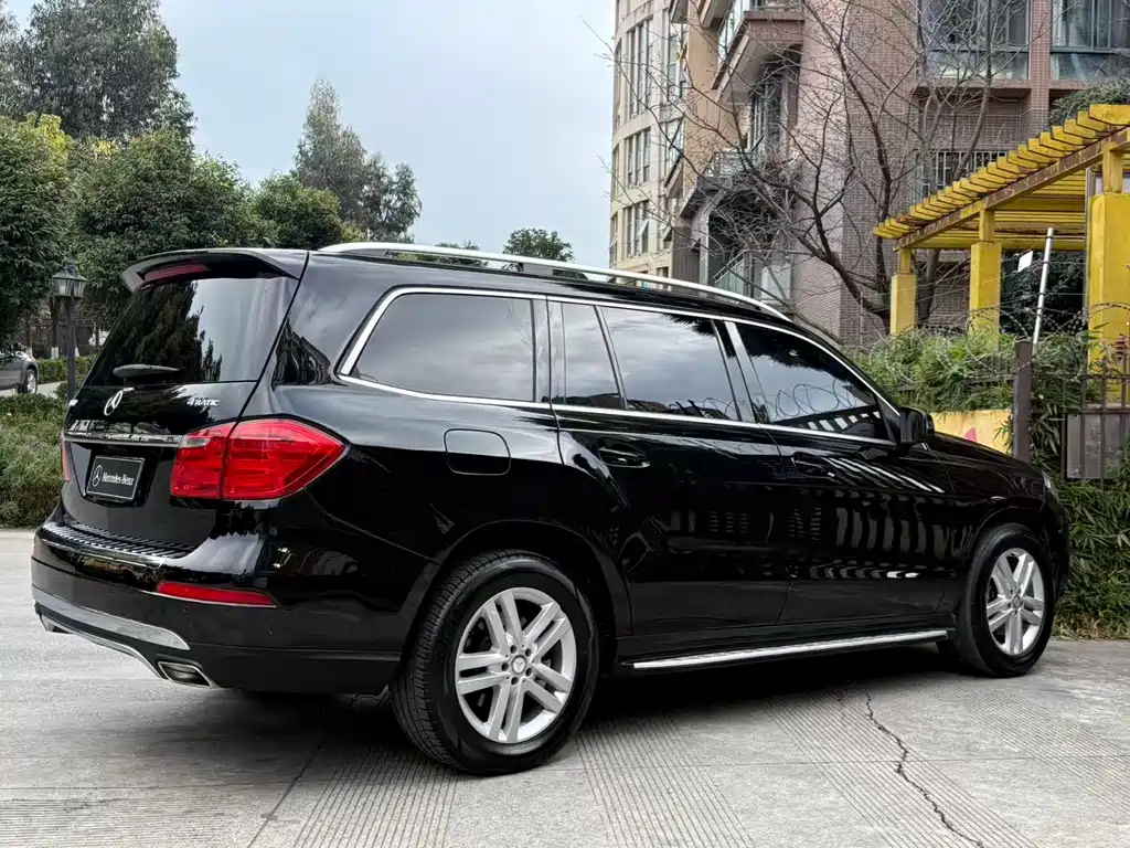 Mercedes-Benz Mercedes-Benz GL-Class 2014 GL 400 4MATIC Luxury Edition 2014 - thumbnail 4