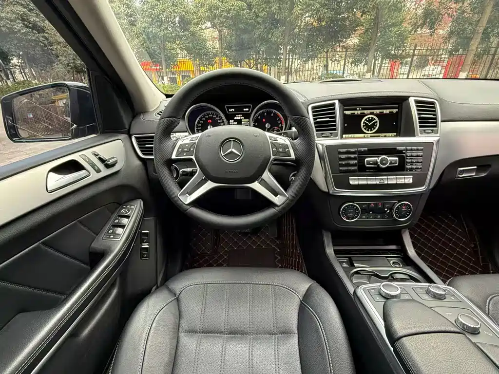 Mercedes-Benz Mercedes-Benz GL-Class 2014 GL 400 4MATIC Luxury Edition 2014 - thumbnail 19