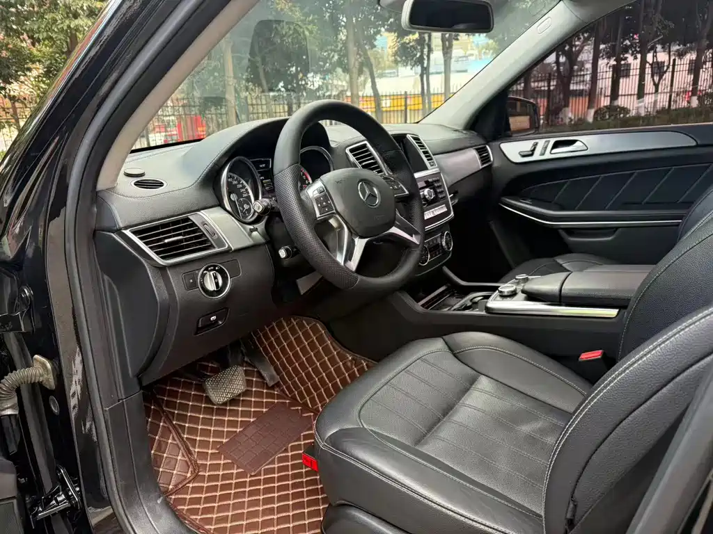 Mercedes-Benz Mercedes-Benz GL-Class 2014 GL 400 4MATIC Luxury Edition 2014 - thumbnail 27