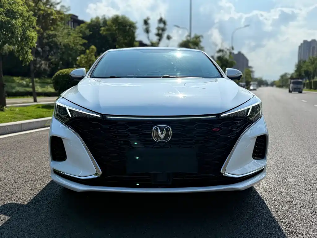 Changan Yidong 2021 PLUS Blue Whale NE 1.4T GDI DCT Flagship Model 2021 - thumbnail 2