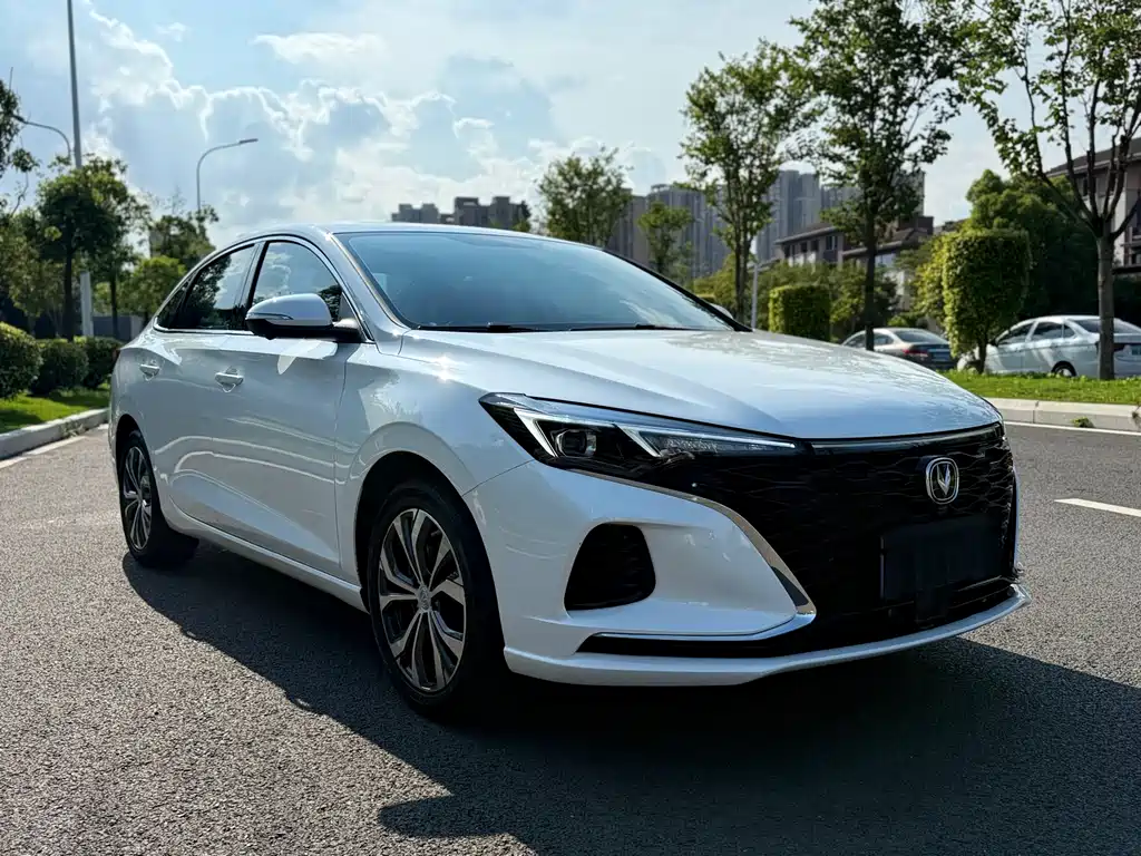 Changan Yidong 2021 PLUS Blue Whale NE 1.4T GDI DCT Flagship Model 2021 - thumbnail 3