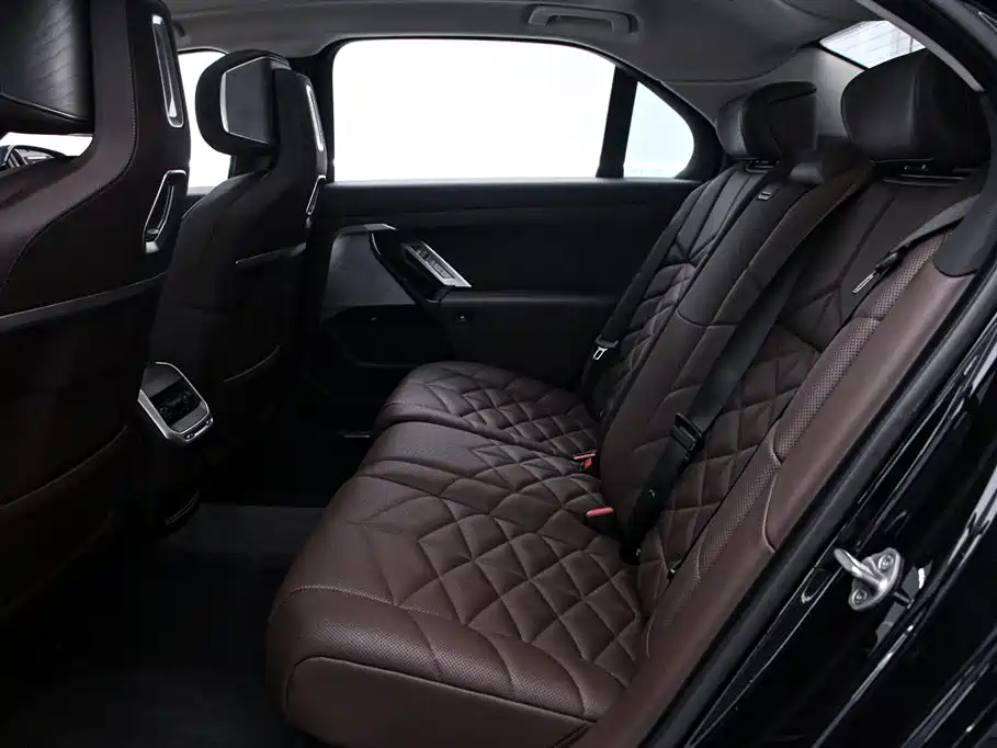 BMW BMW 7 Series 2023 740Li Leading Model Luxury Package 2023 - thumbnail 14