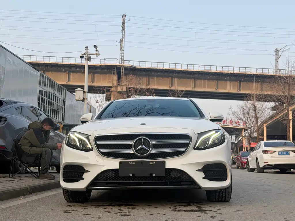 Mercedes-Benz Mercedes-Benz E-Class 2019 E 260 L 2019 - thumbnail 2
