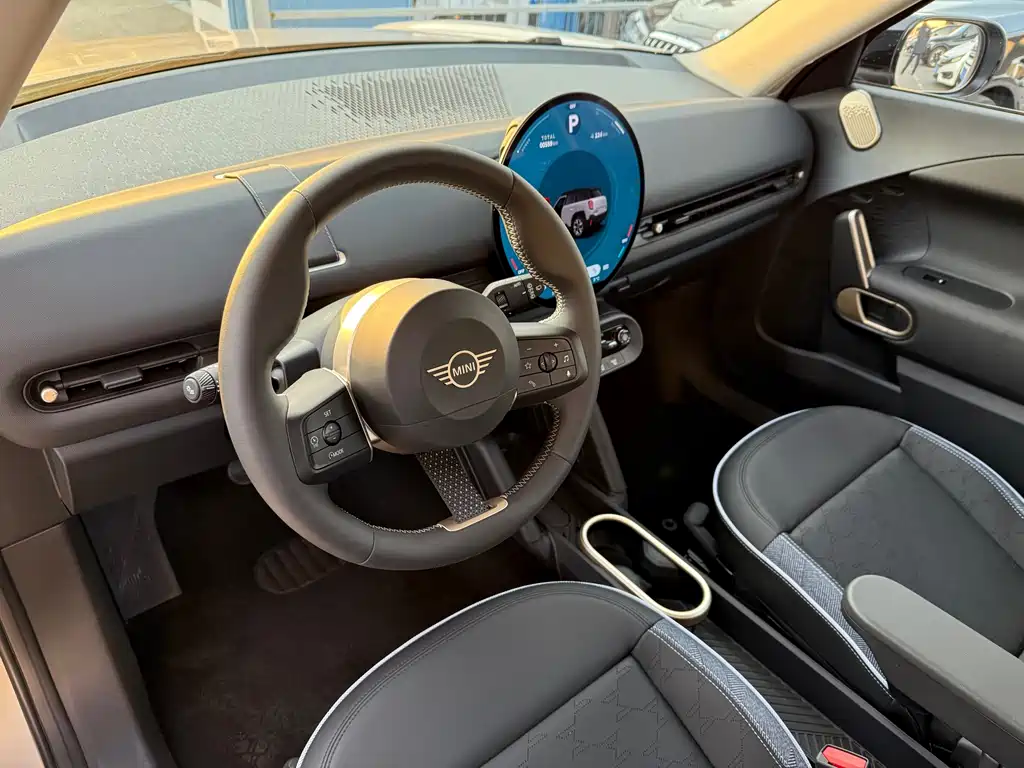 MINI Electric MINI ACEMAN 2024 E Classic 2024 - thumbnail 13