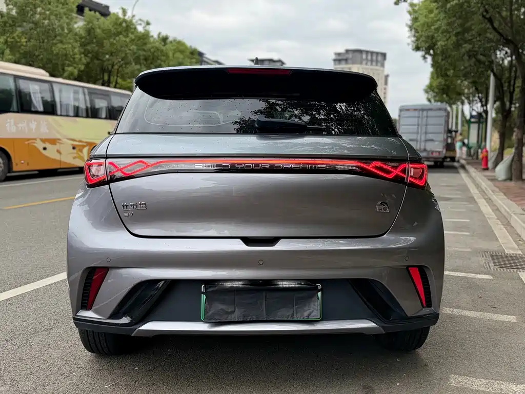 BYD Dolphin 2023 Model 420km Fashion Edition 2023 - thumbnail 5