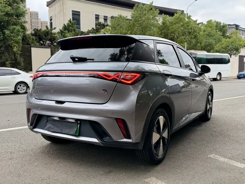 BYD Dolphin 2023 Model 420km Fashion Edition 2023 - thumbnail 14