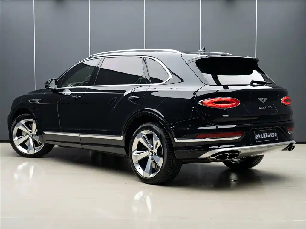 Bentley Bentayga 2023 4.0T V8 Extended Wheelbase 2024 - thumbnail 4