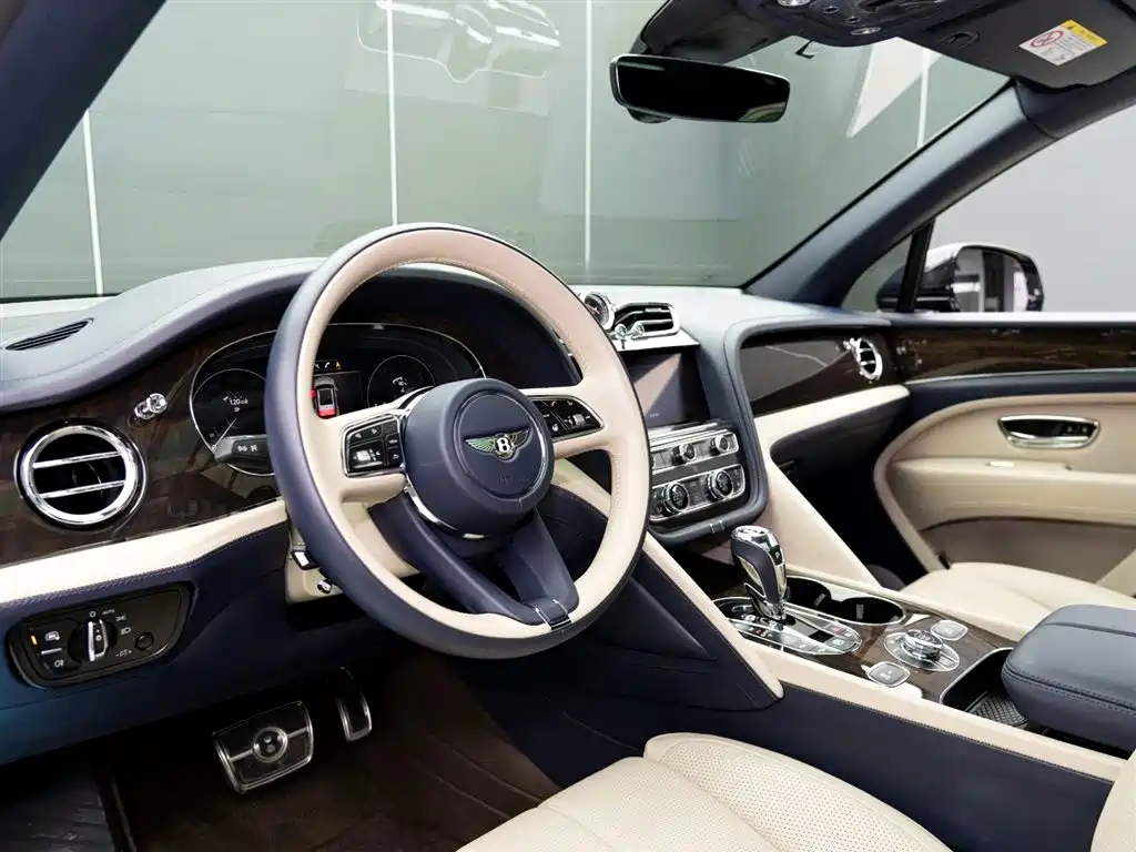 Bentley Bentayga 2023 4.0T V8 Extended Wheelbase 2024 - thumbnail 9