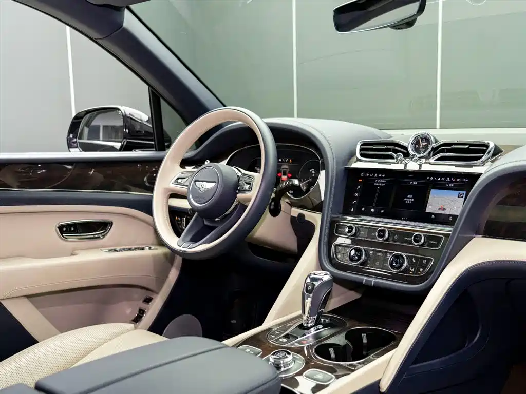 Bentley Bentayga 2023 4.0T V8 Extended Wheelbase 2024 - thumbnail 16