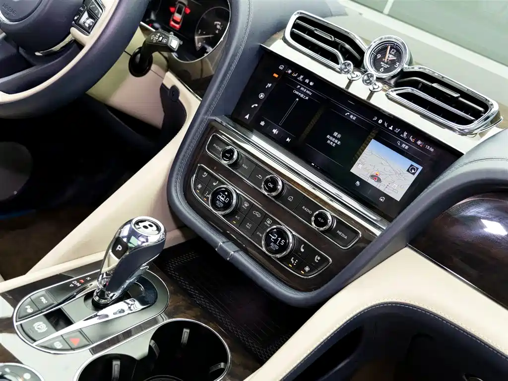 Bentley Bentayga 2023 4.0T V8 Extended Wheelbase 2024 - thumbnail 17