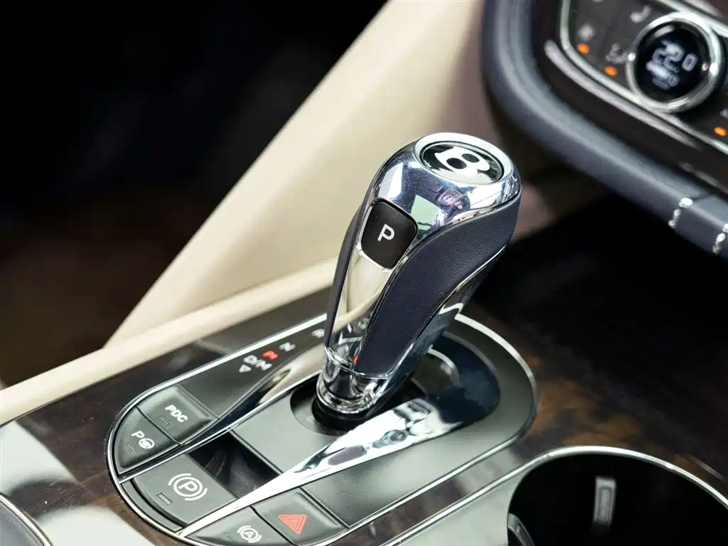 Bentley Bentayga 2023 4.0T V8 Extended Wheelbase 2024 - thumbnail 18
